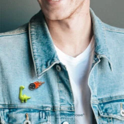 Pins Dinosaure Et Astéroïde -Animalière Décoration Magasin file 182