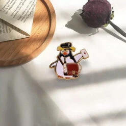 Pins Pingouin Facteur -Animalière Décoration Magasin file 2375