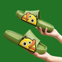 Claquettes Vertes Canard Cartoon -Animalière Décoration Magasin file 5097